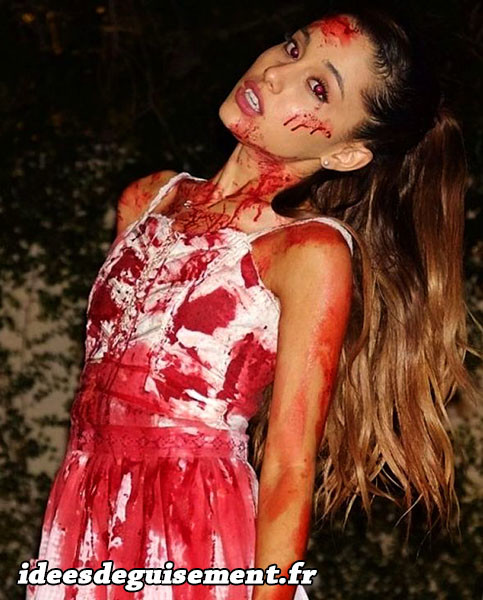 Costume d'Ariana Grande en vampire ensanglantée