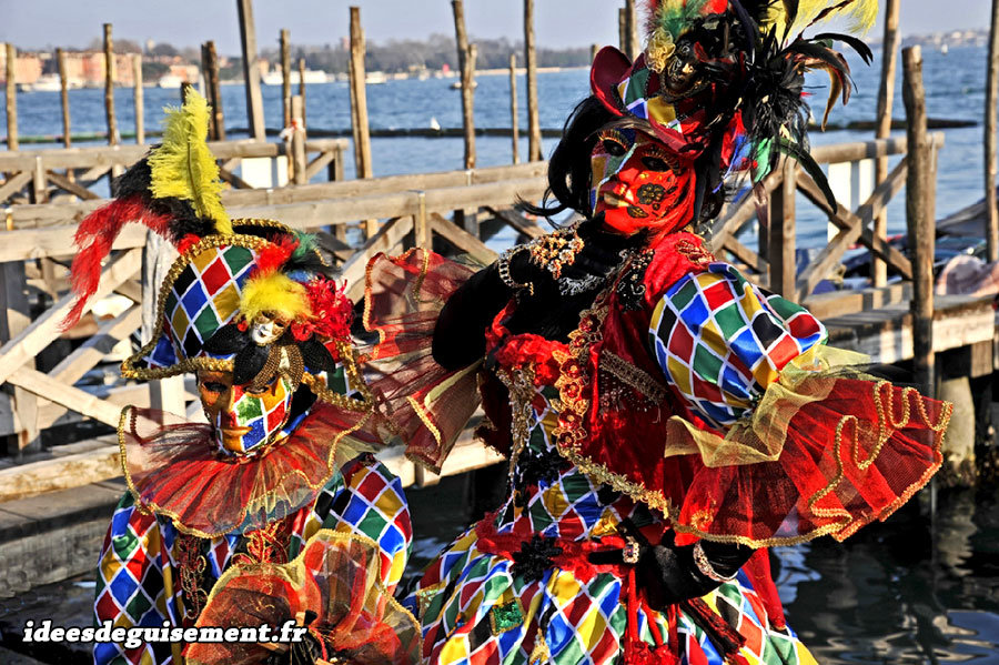 Déguisement d'Arlequin pour le Carnaval de Venise