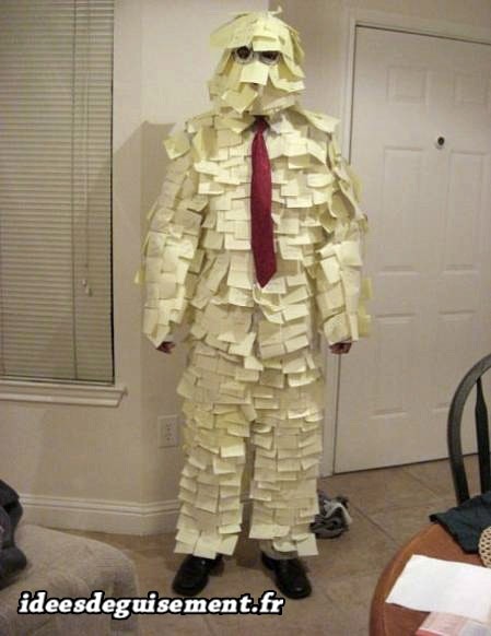 Déguisement original et ridicule post-it man