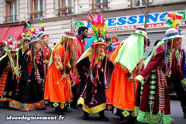 Déguisement bolivien en groupe pour le carnaval