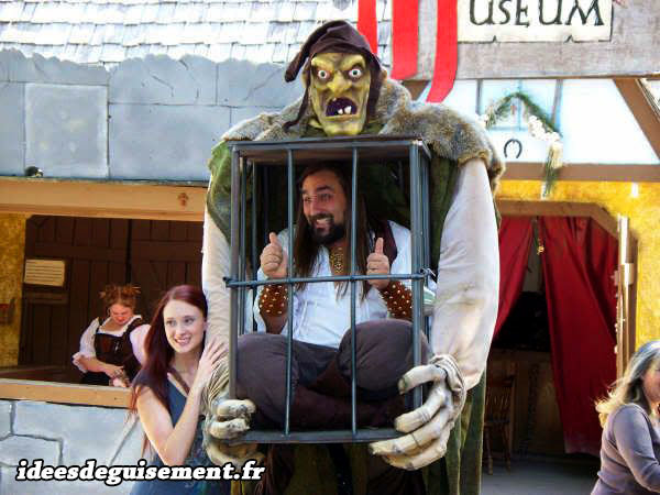 Déguisement illusion d'optique d'homme dans une cage d'Ogre